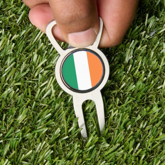 Irish green white orange tricolour flag patriotic divot tool (Insitu 1)