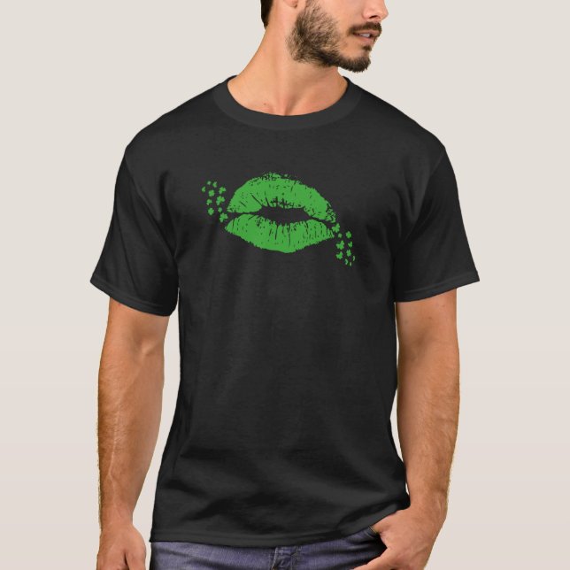 Irish Kisses Green Lips Saint Patrick's Day Paddy' T-Shirt (Front)