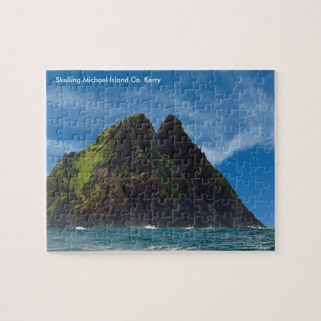 Irish landmark image Photo-Puzzle-with-Gift-Box Jigsaw Puzzle (Horizontal)