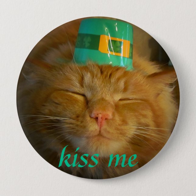 Irish Leprechaun Cat wants kiss Button (Front)