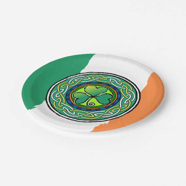 Irish shamrock paper plates (Angled)