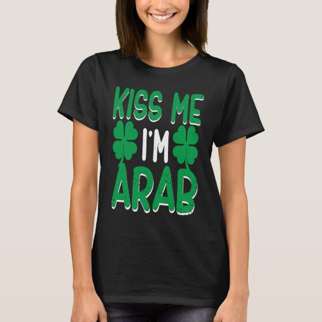 Irish Shamrock St Patricks Day Drinking UAE Kiss M T-Shirt (Front)