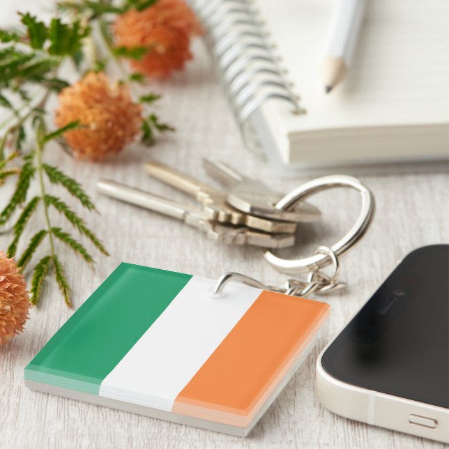 Irish tricolour flag patriotic modern keychain (Front Right)