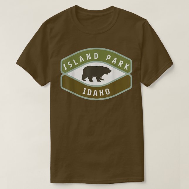 Island Park Idaho Roaming Bear ID Souvenir Vacatio T-Shirt (Design Front)