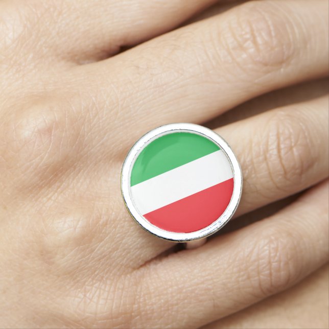 "Italian Flag" Ring (In Situ)