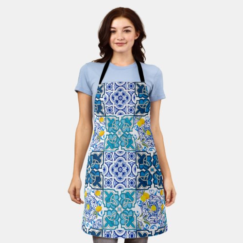 Italian style  vibrant  ceramic tile apron