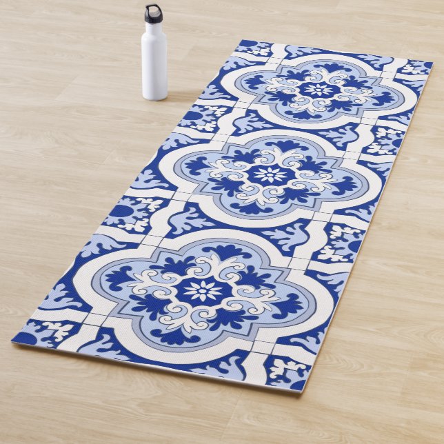 Italian tiles,majolica,blue and white pattern     yoga mat (In Situ)