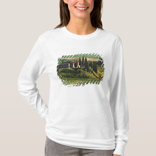 Italy A pastoral Tuscany villa in Val dOrcia T_Shirt