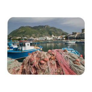 ITALY, Campania, (Bay of Naples), ISCHIA, FORIO: Magnet