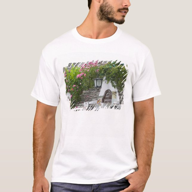 Italy, Puglia, Alberobello, Terra dei Trulli, T-Shirt (Front)