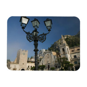 ITALY, Sicily, TAORMINA: Piazza iX Aprile, San Magnet