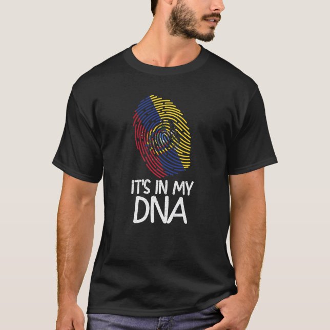 It's In My DNA  Proud Ecuadorian Flag Fingerprint T-Shirt (Front)