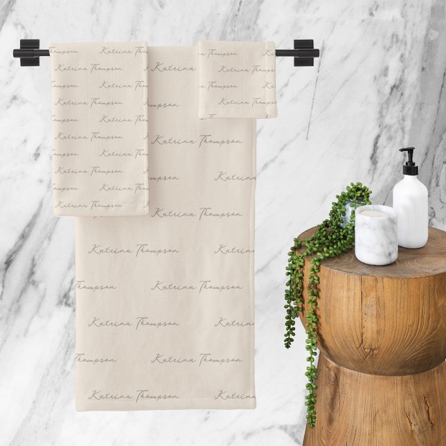 Ivory Modern Signature Script Monogram Pattern Bath Towel Set (Ivory Modern Signature Script Monogram Pattern Bath Towel Set)