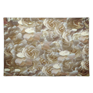 Ivory Rose Pattern – Elegant Floral Art Cloth Placemat