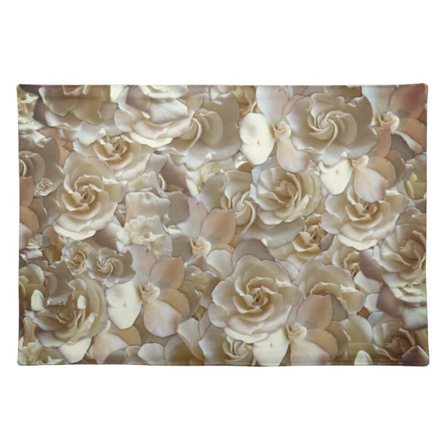 Ivory Rose Pattern – Elegant Floral Art Cloth Placemat (Front)