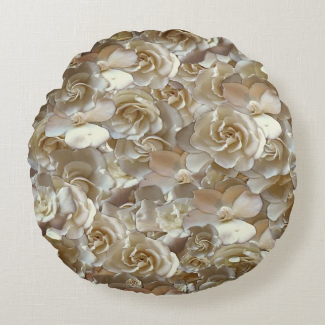 Ivory Rose Pattern – Elegant Floral Art Round Pillow (Front)