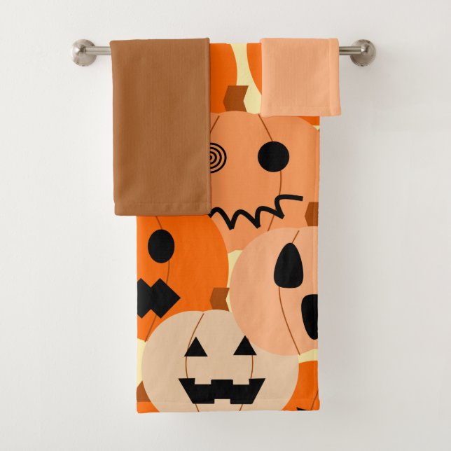Jack-o-Lanterns Bath Towel Set (Insitu)