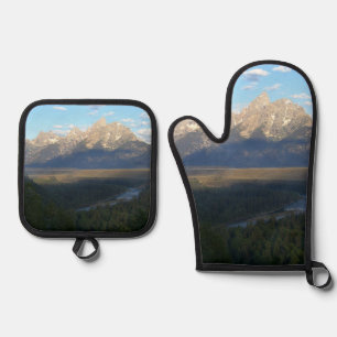 Jackson Hole Mountains (Grand Teton National Park) Oven Mitt & Pot Holder Set