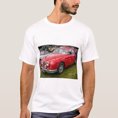 Jaguar Mark 2 luxury sports saloon car T_Shirt