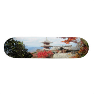Japan, Kyoto. Kiyomizu temple in Autumn color Skateboard