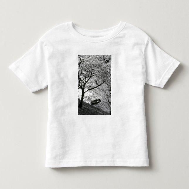 Japan, Tokyo. Cherry blossoms in the Imperial Toddler T-shirt (Front)