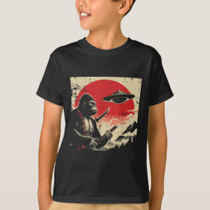 Japanese Bigfoot Samurai Ufo Vintage Sasquatch Men T-Shirt