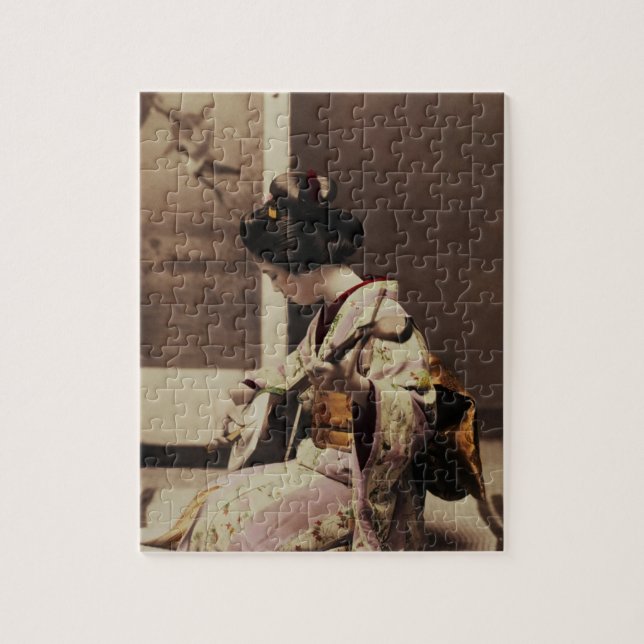 Japanese geisha playing the shamisen jigsaw puzzle (Vertical)