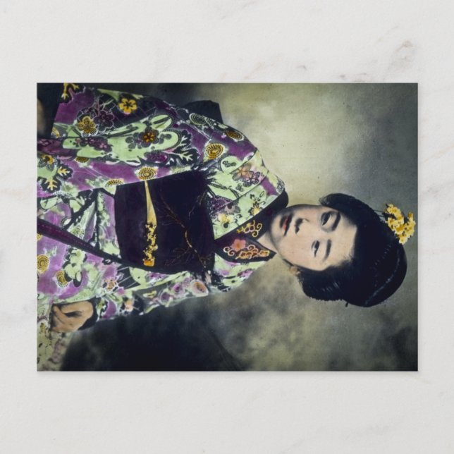 Japanese Vintage Geisha Beauty Magic Lantern Slide Postcard (Front)
