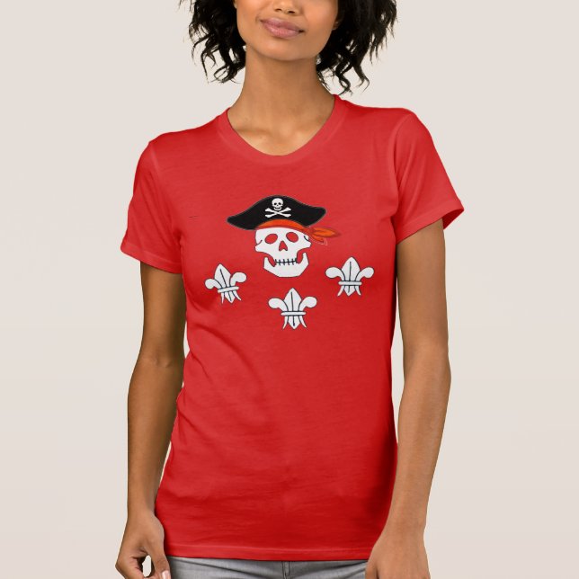 JOLLY ROGER SKULL, PIRATE HAT  AND THREE LILIES T-Shirt (Front)