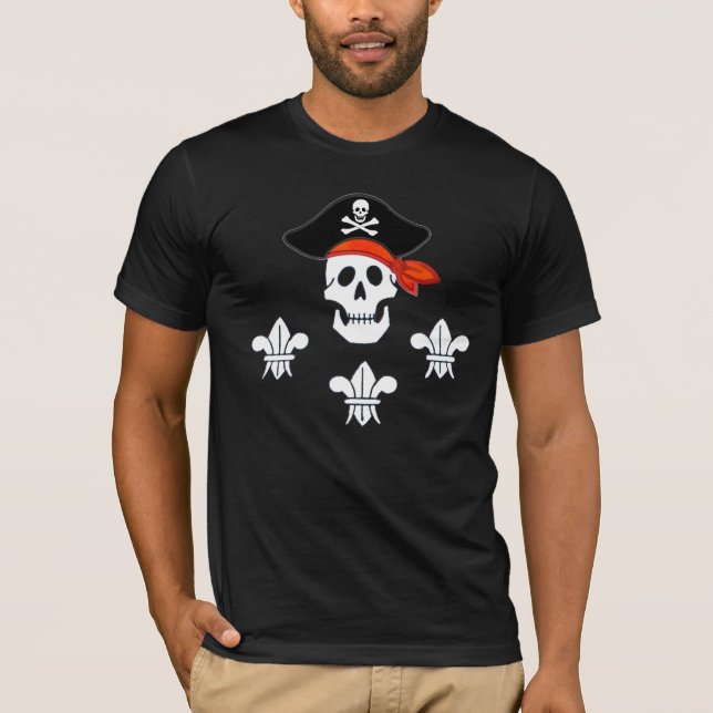 JOLLY ROGER SKULL, PIRATE HAT  AND THREE LILIES T-Shirt (Front)