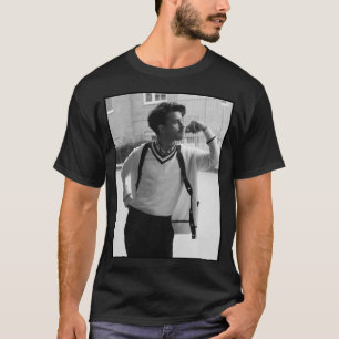 Jonathan Bailey Cardigan Pose T-Shirt