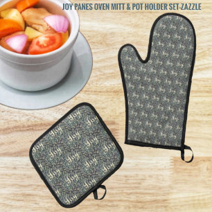 Joy Panes Oven Mitt & Pot Holder Set