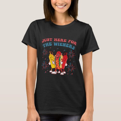 Just Here For The Wieners Funny 4th Of July Bbq  T_Shirt