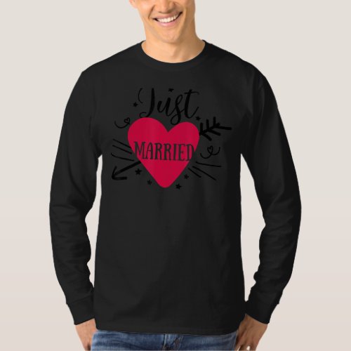 Just Married Arrow Heart Newlyweds Matching Honeym T_Shirt