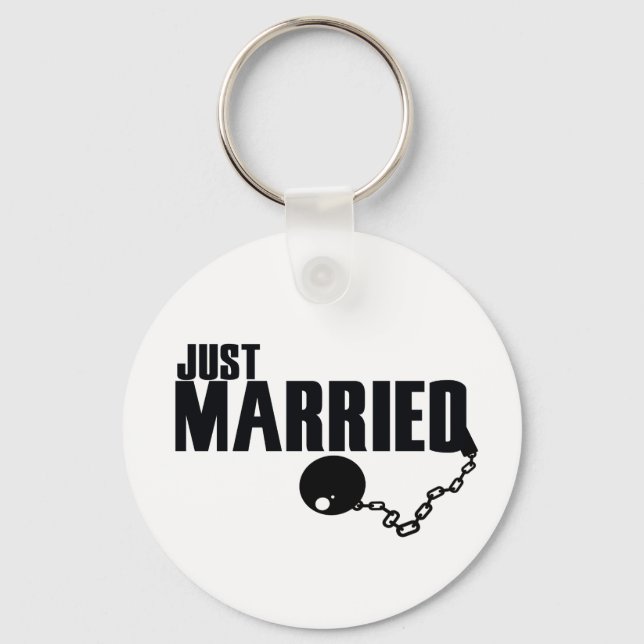 Just Married ball and chain Keychain (Front)