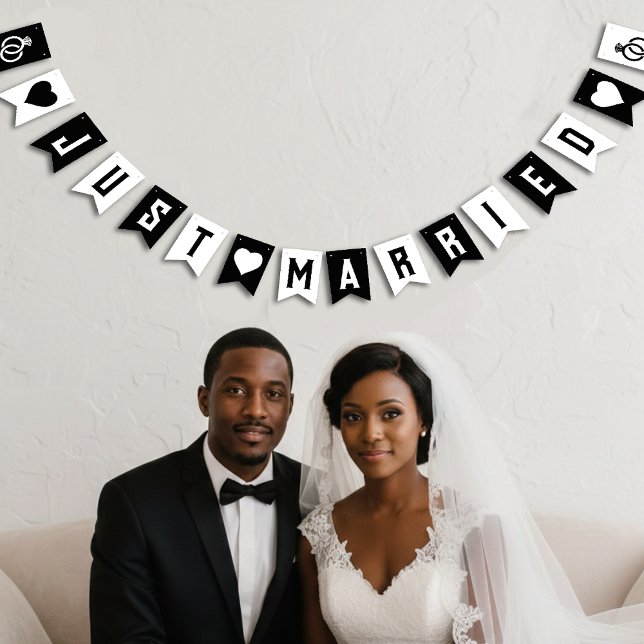  Just Married Black & White Diamond Ring Heart Bunting Flags (Just Married Black & White Diamond Ring Heart Bunting Flags
)