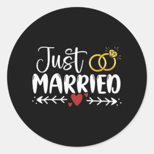 Just Married Couple Newlywed Bride And Groom Weddi Classic Round Sticker
