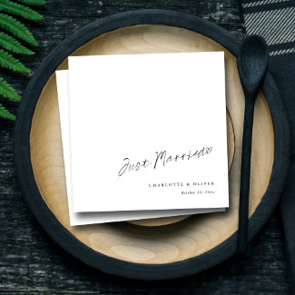 Just Married Hand-Lettered: Elegant Chic Wedding
