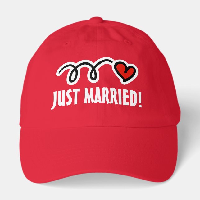 Just Married! hats with cute red heart design (Front)