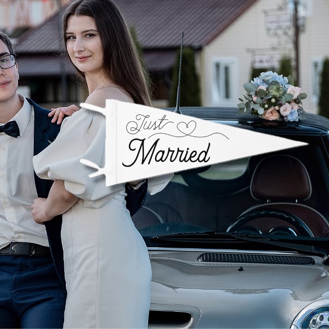 Just Married Heart tale flag (Creator Uploaded)