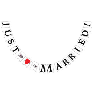 JUST MARRIED, Red Heart And Arrow Bunting Flags