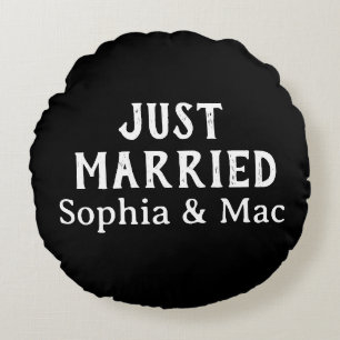 Just Married Simple Stylish Modern Minimal Name Round Pillow