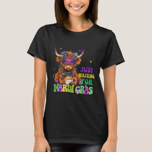 Just Waiting For Mardi Gras Cow Bead Mardi Gras T-Shirt