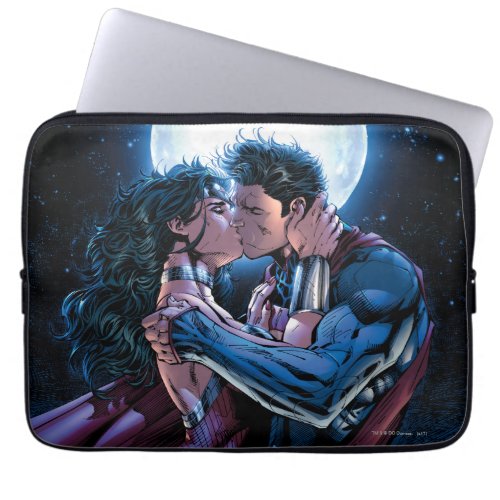 Justice League 12 Wonder Woman  Superman Kiss Laptop Sleeve