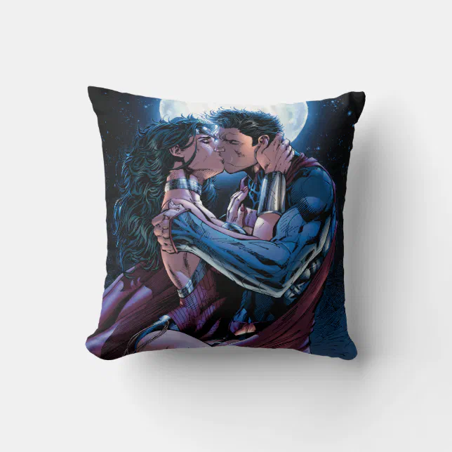 Justice League 12 Wonder Woman And Superman Kiss Throw Pillow Zazzle 6111