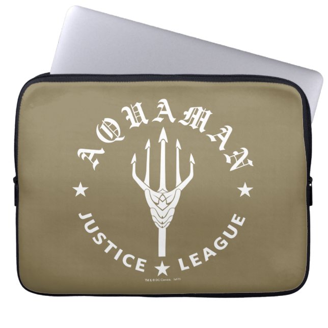 Justice League | Aquaman Retro Trident Emblem Laptop Sleeve (Front)