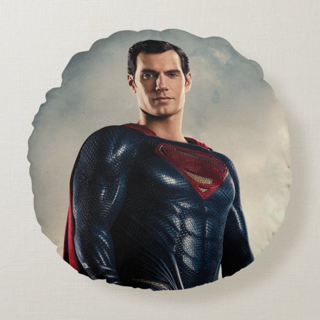 Justice League | Superman On Battlefield Round Pillow (Front)