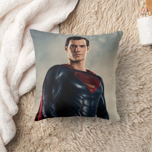 Justice League | Superman On Battlefield Throw Pillow