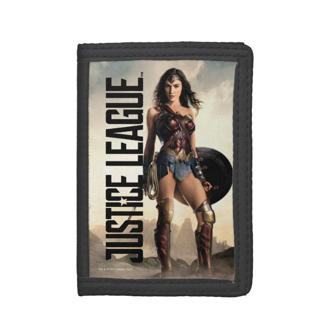 Justice League | Wonder Woman On Battlefield Trifold Wallet (Front Vertical)