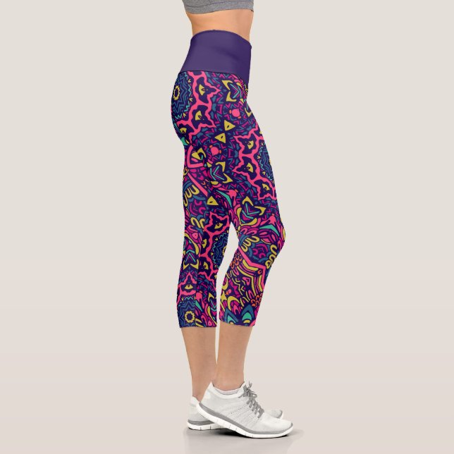 Kaleidoscope Pattern Capri Leggings (Right)